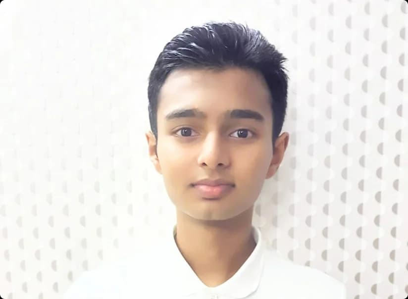 Scoring 98.6%: A Grade X Topper’s Story of Grit and Gratitude